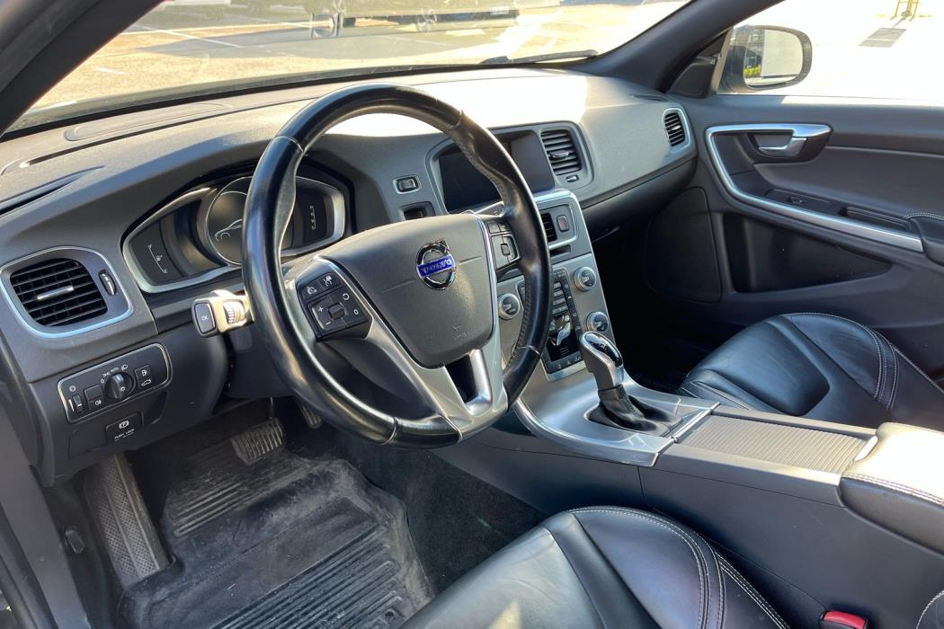 VOLVO V60 2014