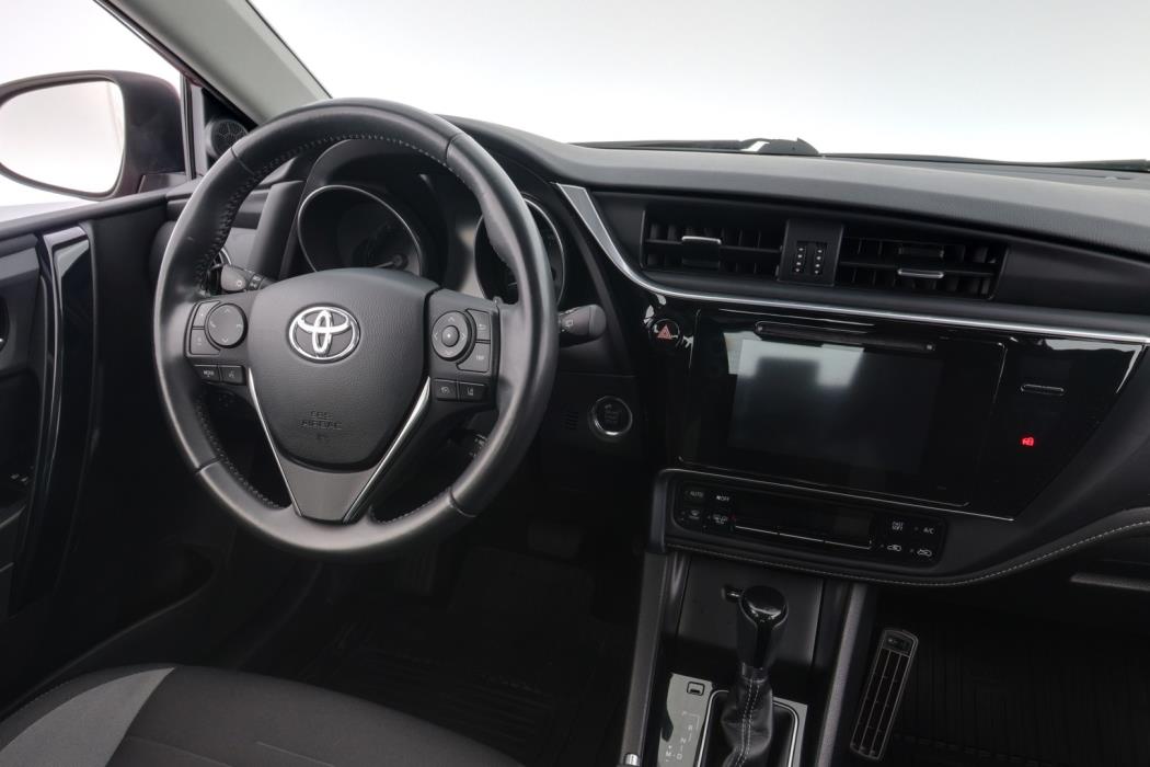 TOYOTA Auris 2017