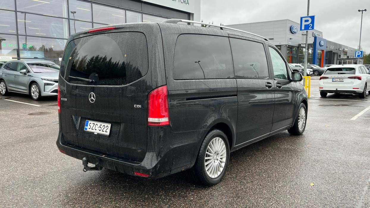MERCEDES-BENZ V 2015