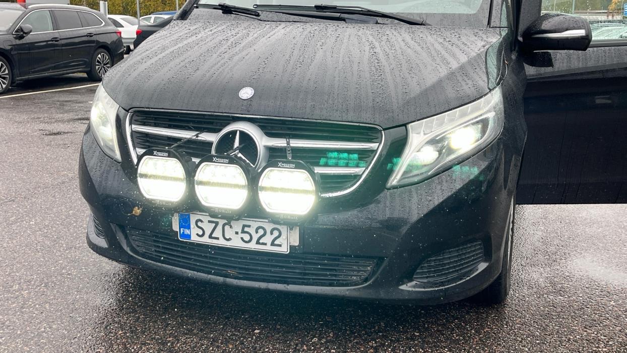 MERCEDES-BENZ V 2015
