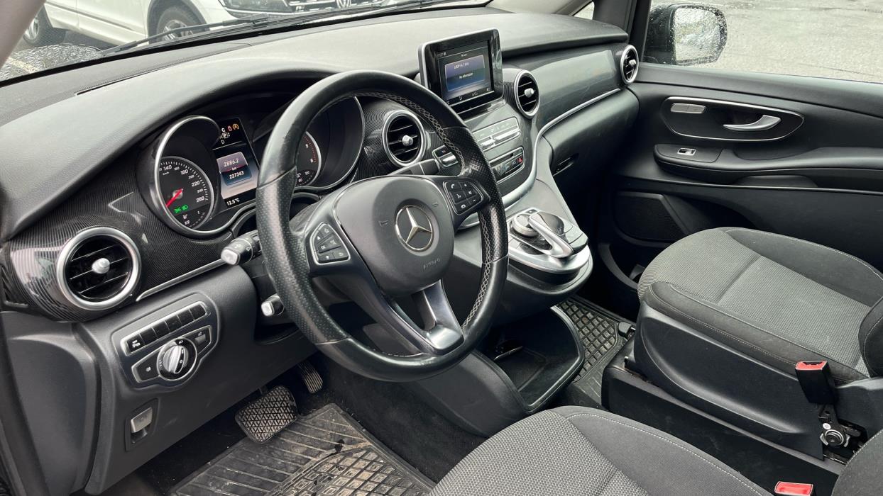 MERCEDES-BENZ V 2015
