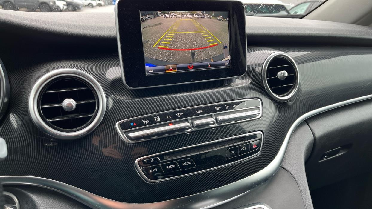 MERCEDES-BENZ V 2015