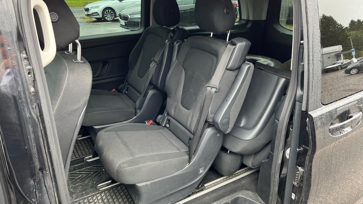 MERCEDES-BENZ V 2015