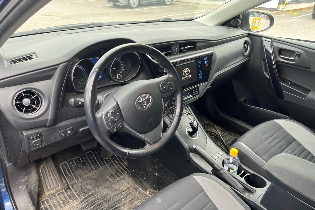 TOYOTA Auris 2017