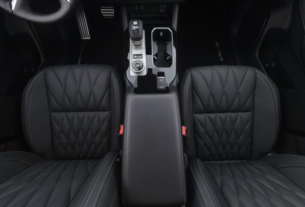 MITSUBISHI Outlander 2026