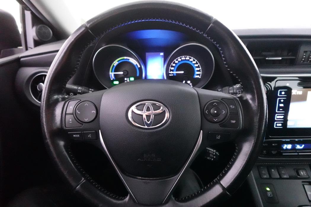 TOYOTA Auris 2017