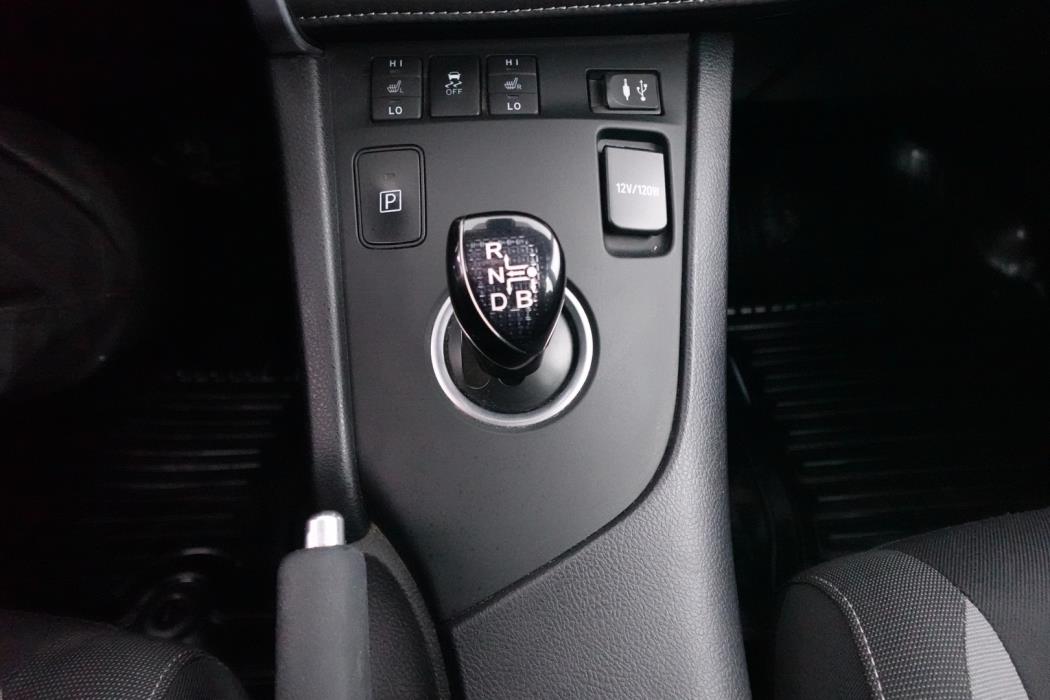 TOYOTA Auris 2017