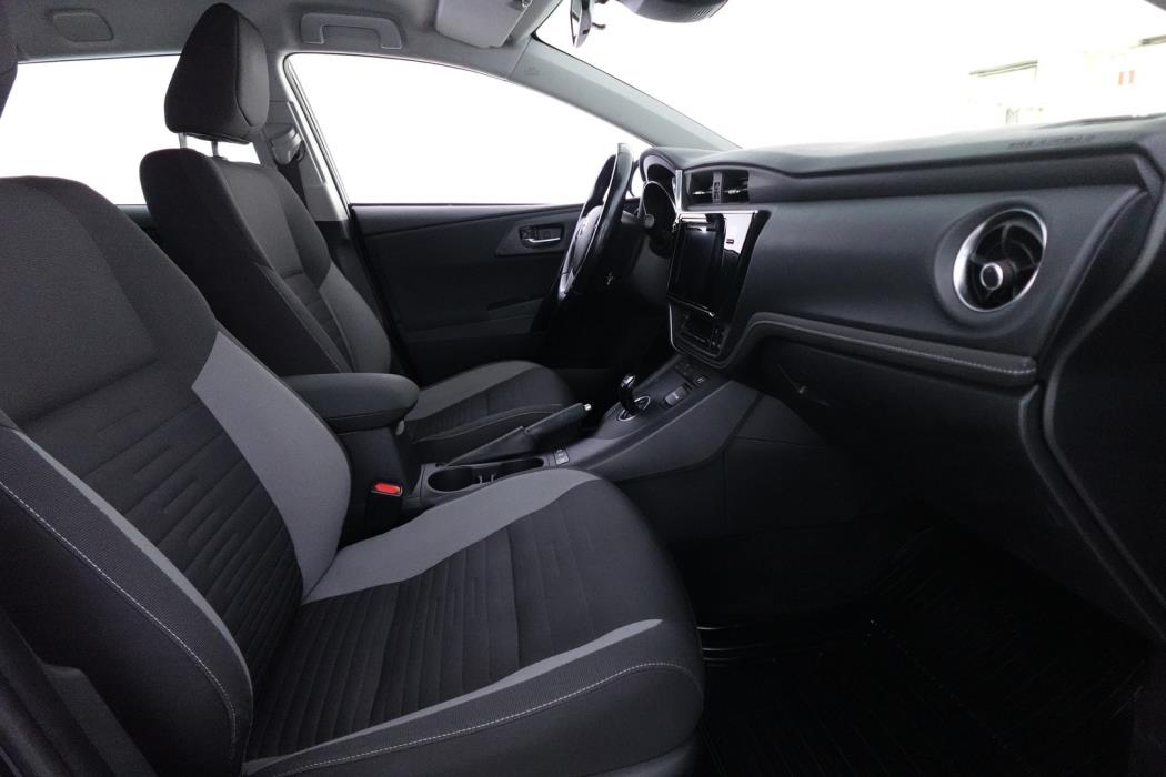 TOYOTA Auris 2017