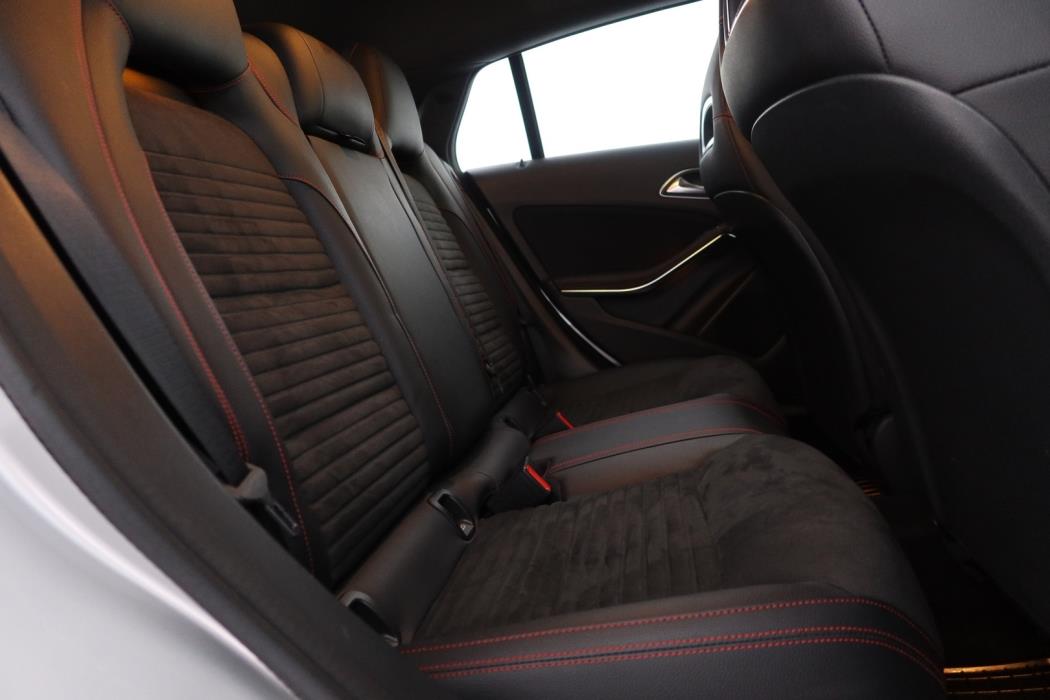 MERCEDES-BENZ CLA 2018