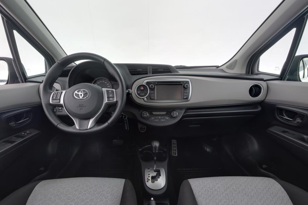 TOYOTA Yaris 2012