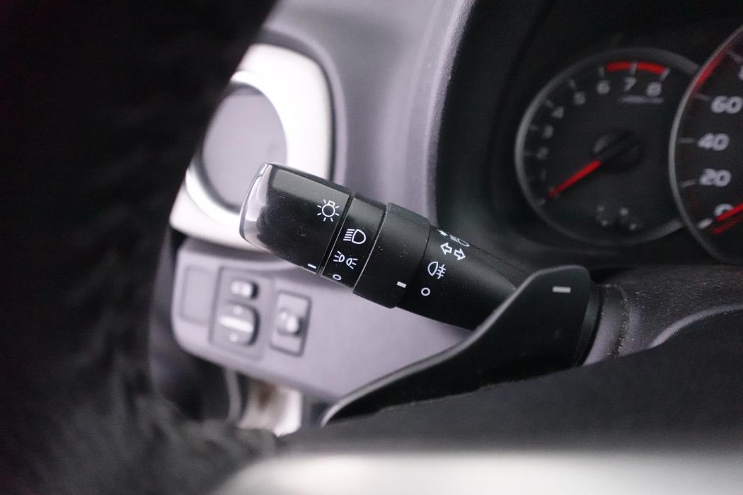TOYOTA Yaris 2012
