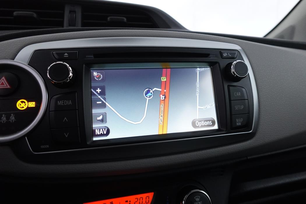 TOYOTA Yaris 2012