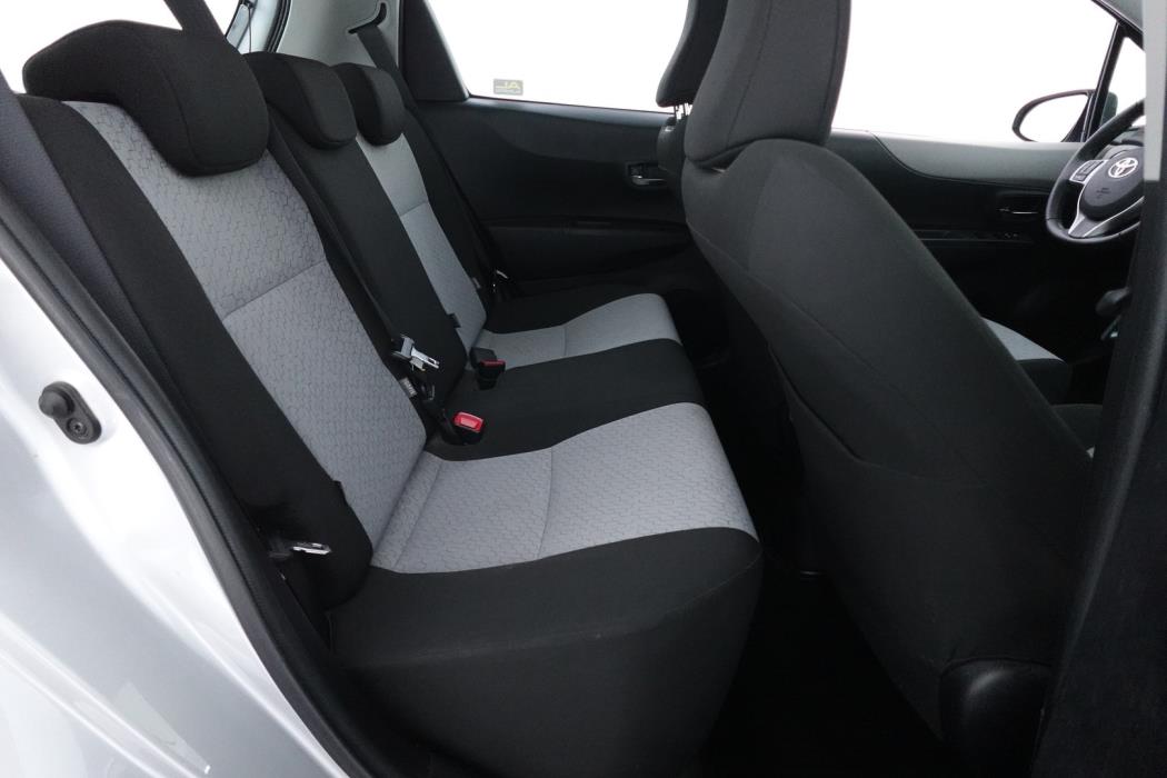 TOYOTA Yaris 2012