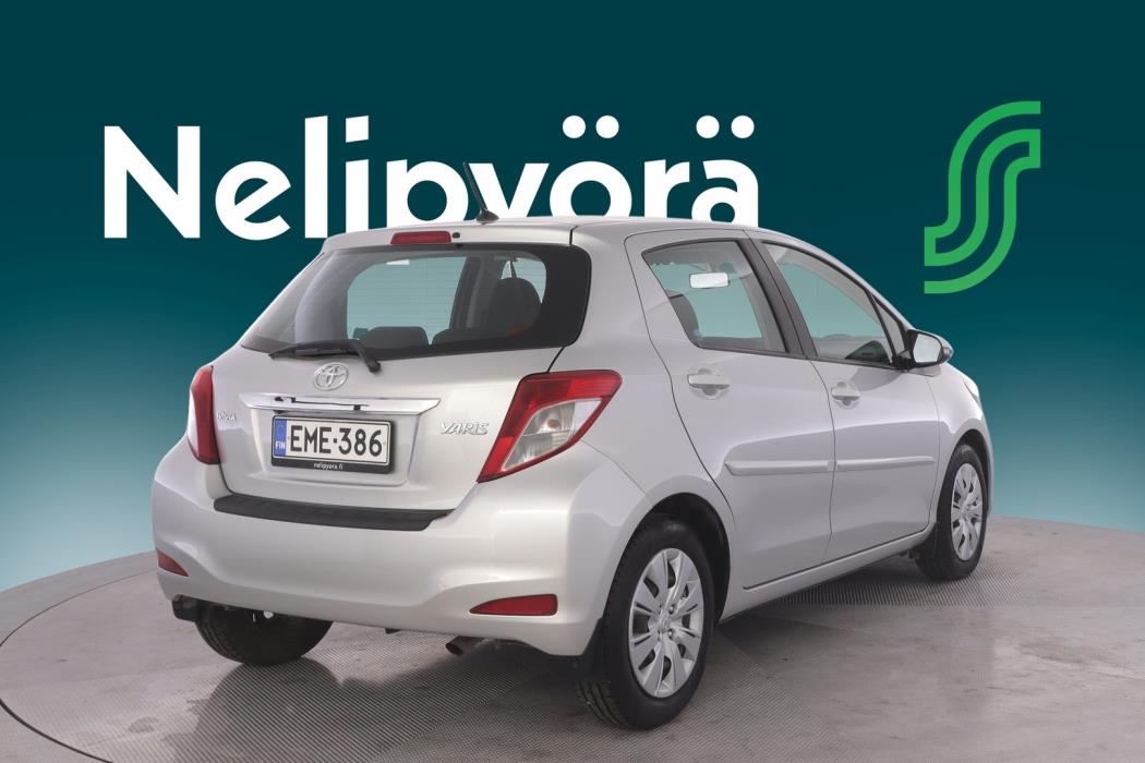 TOYOTA Yaris 2012