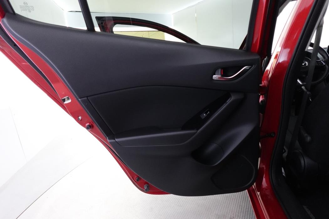 MAZDA 3 2018