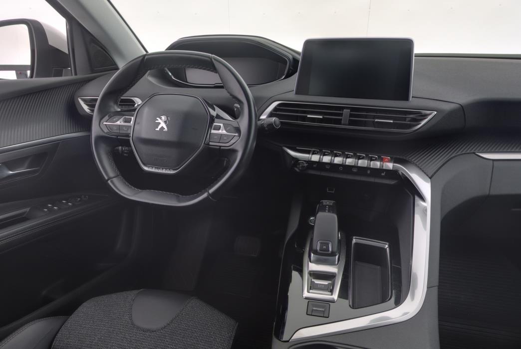 PEUGEOT 5008 2020