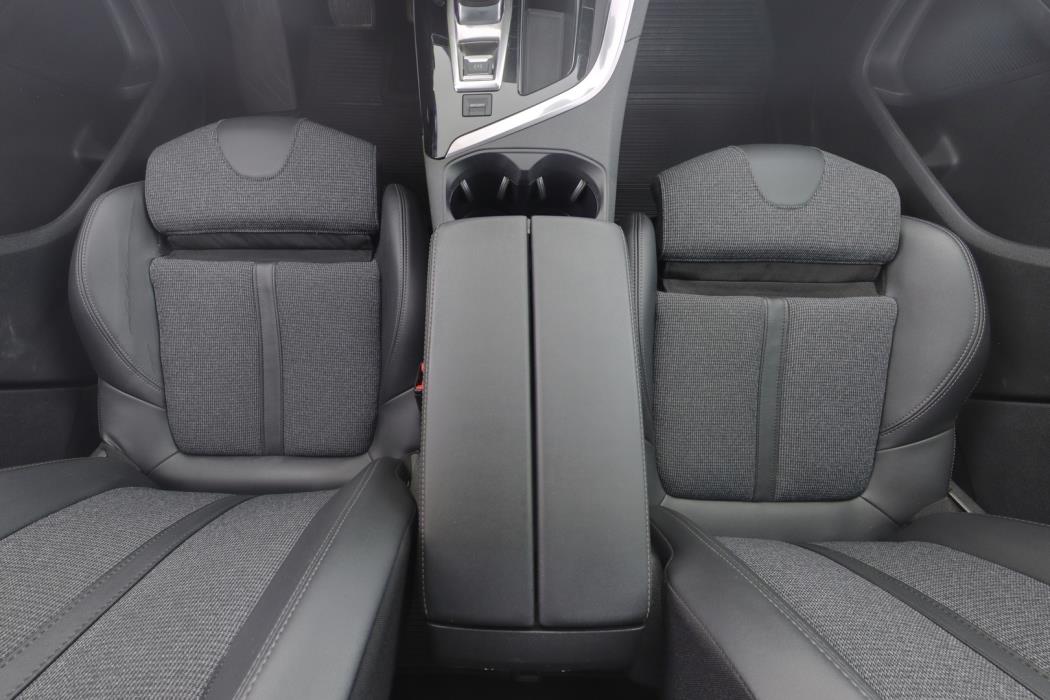 PEUGEOT 5008 2020