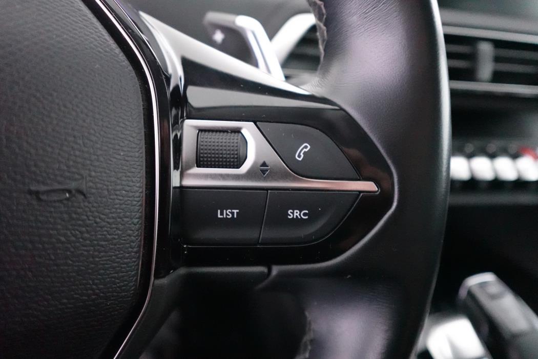 PEUGEOT 5008 2020