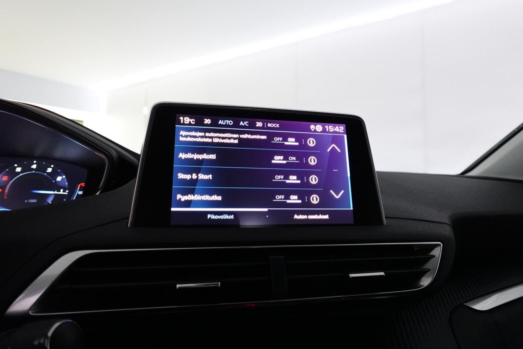 PEUGEOT 5008 2020