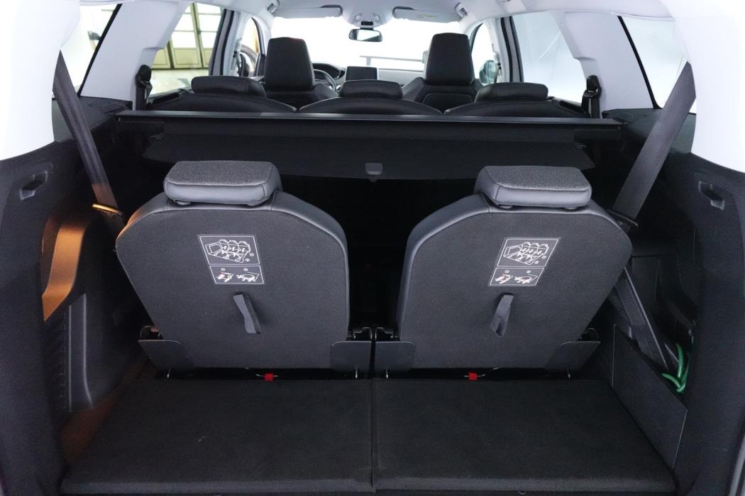 PEUGEOT 5008 2020