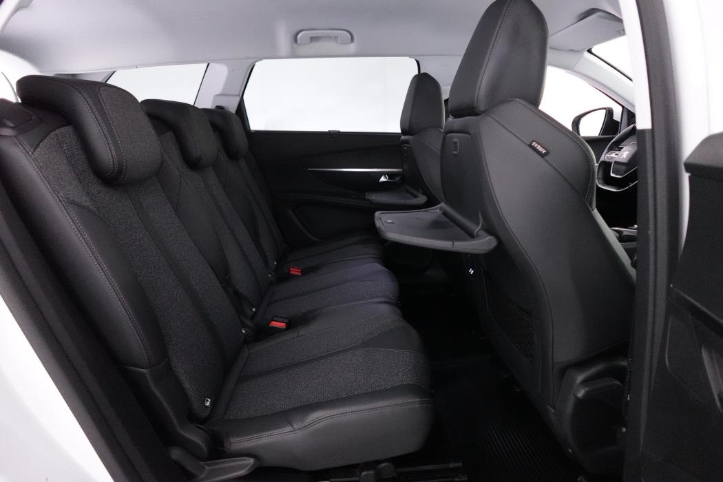 PEUGEOT 5008 2020