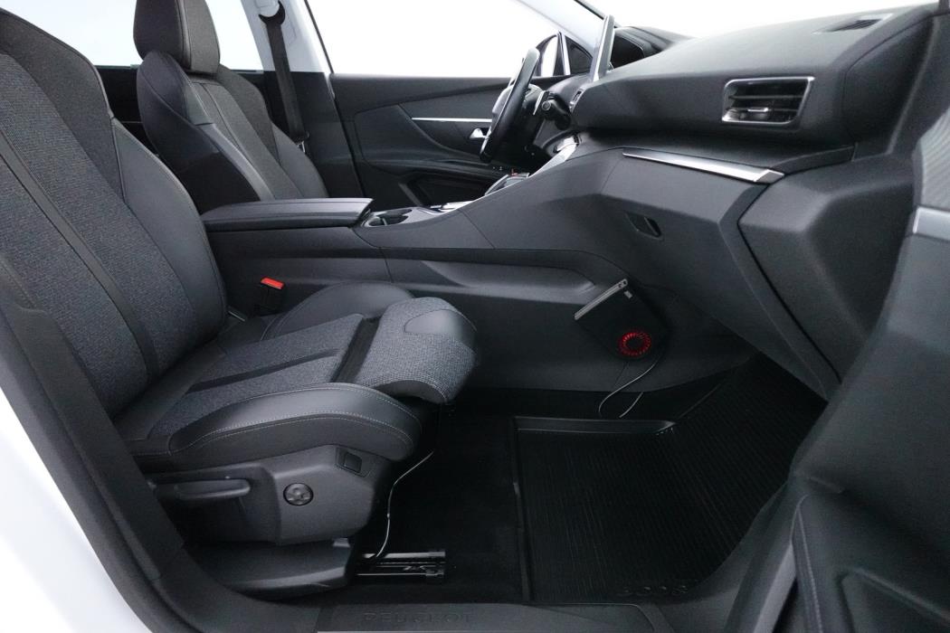 PEUGEOT 5008 2020