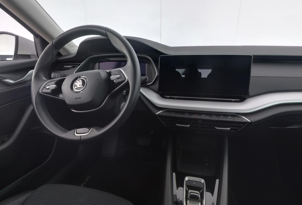 SKODA OCTAVIA 2025
