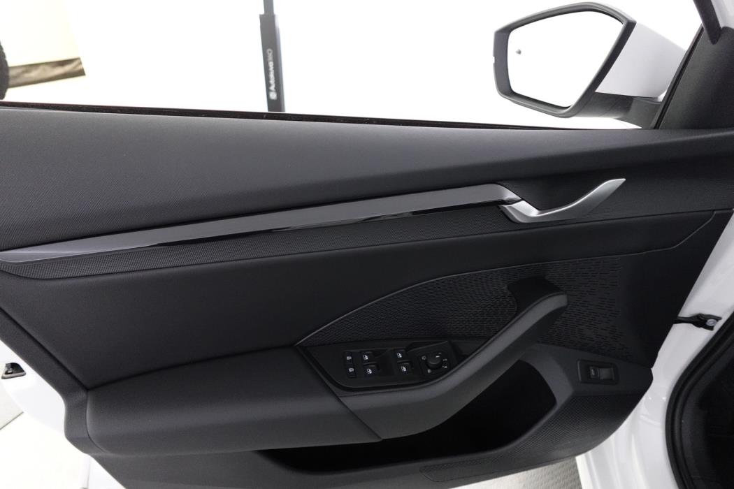 SKODA OCTAVIA 2025