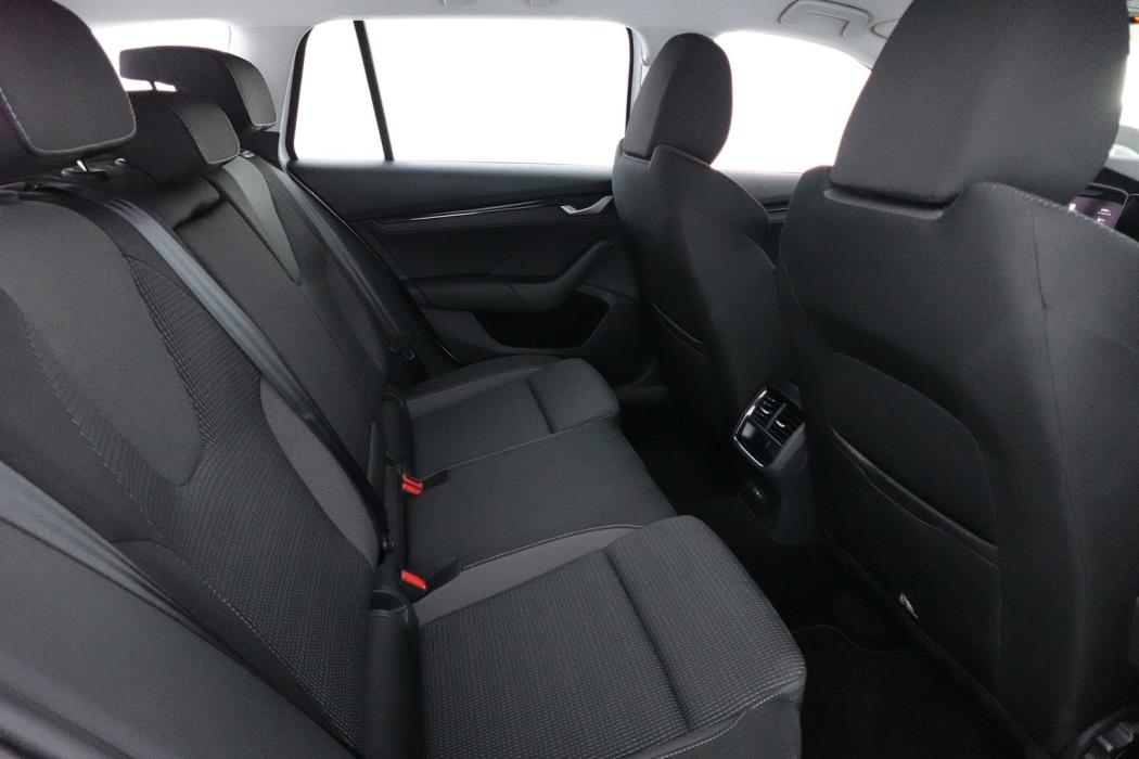 SKODA OCTAVIA 2025