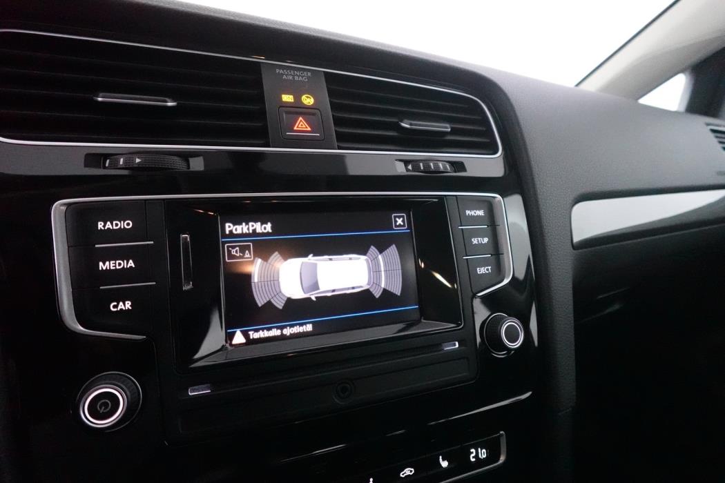 VOLKSWAGEN Golf 2017