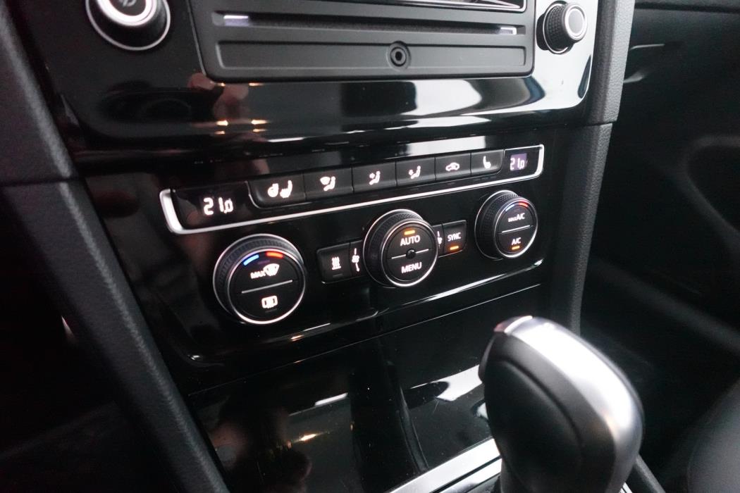VOLKSWAGEN Golf 2017