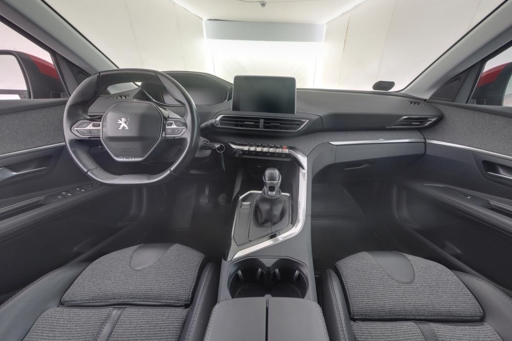 PEUGEOT 3008 2017
