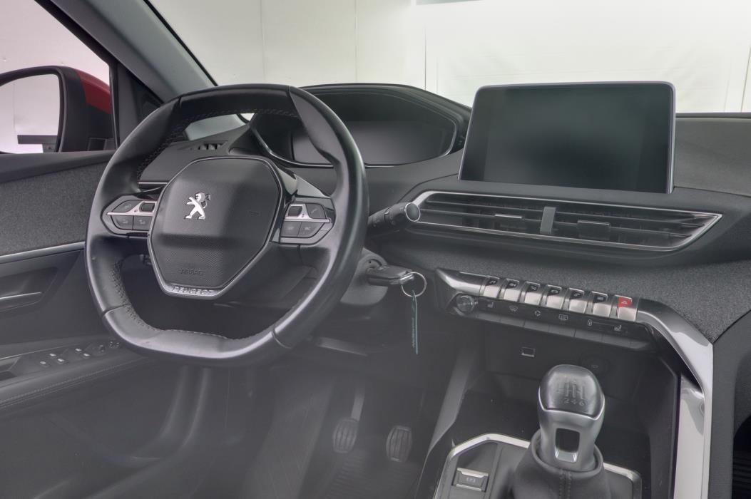 PEUGEOT 3008 2017