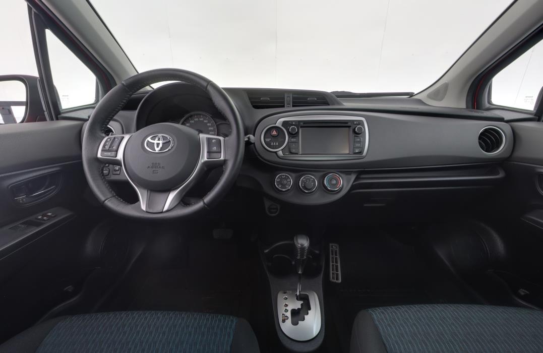 TOYOTA Yaris 2013