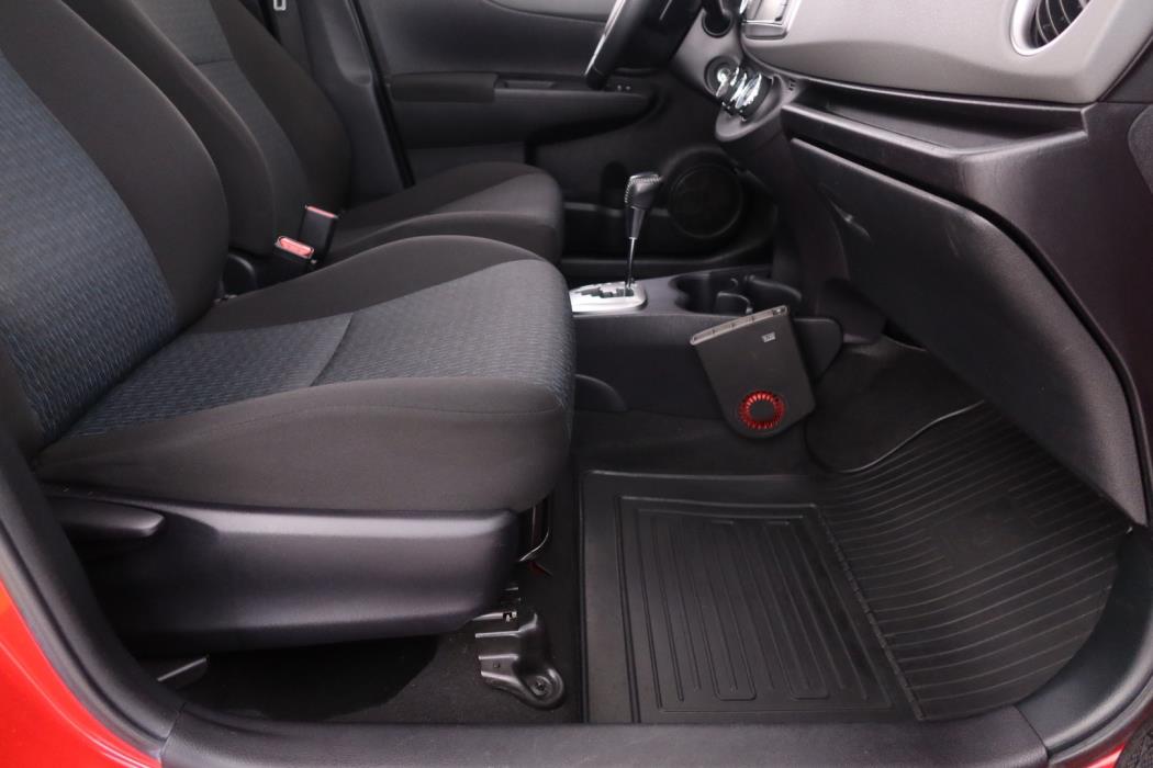 TOYOTA Yaris 2013