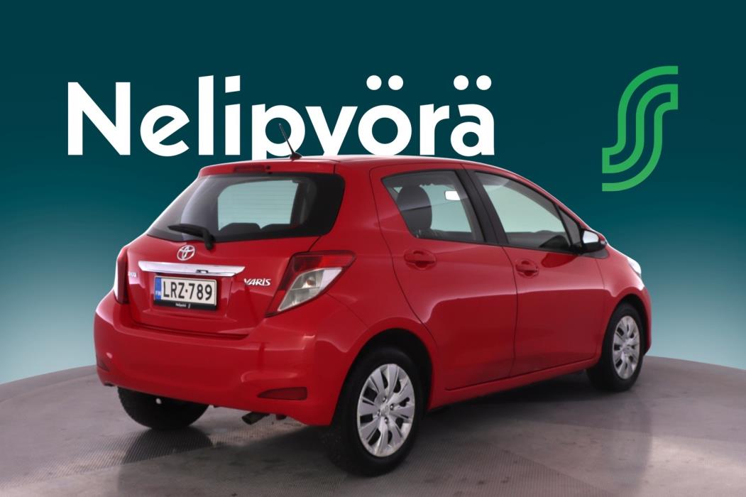 TOYOTA Yaris 2013