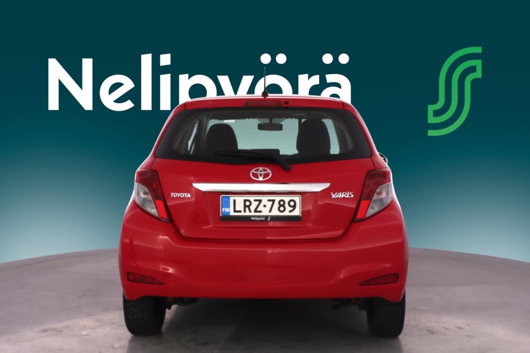 TOYOTA Yaris 2013