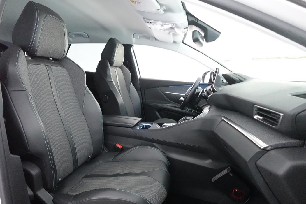 PEUGEOT 3008 2021