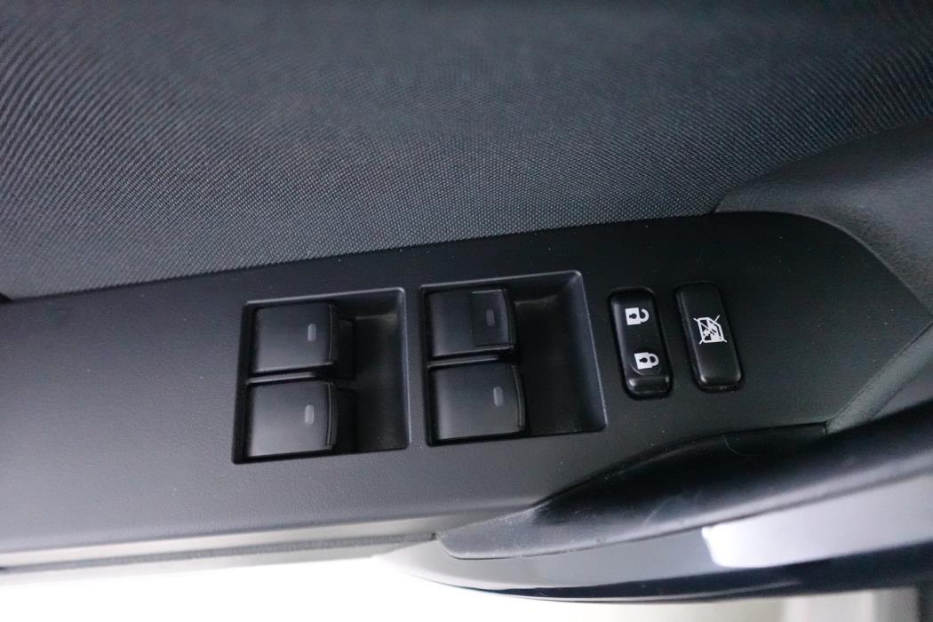 TOYOTA Auris 2016