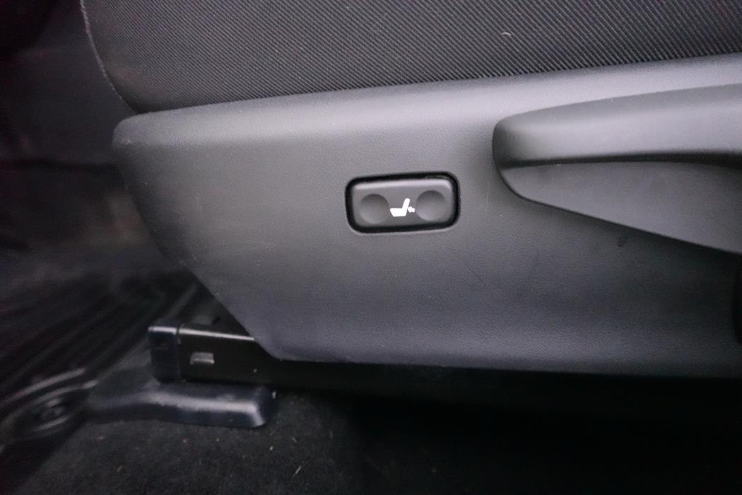 TOYOTA Auris 2016