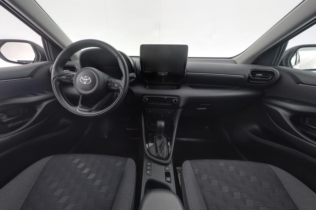TOYOTA YARIS 2025