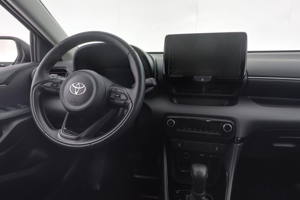 TOYOTA YARIS 2025