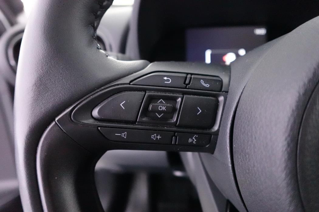 TOYOTA YARIS 2025
