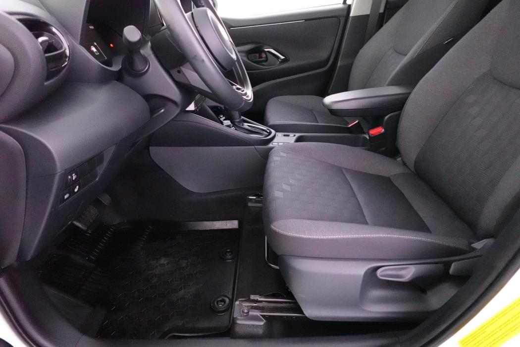 TOYOTA YARIS 2025