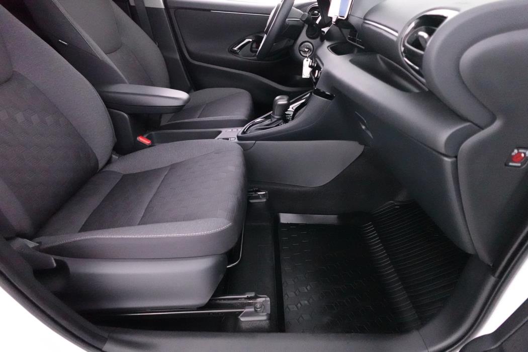 TOYOTA YARIS 2025