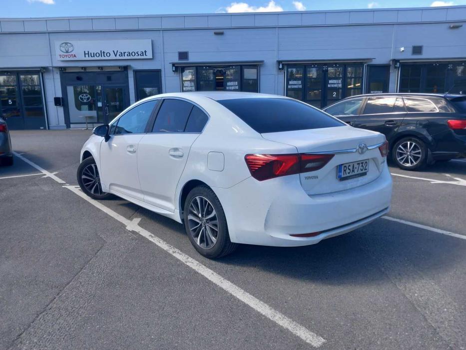 TOYOTA Avensis 2015