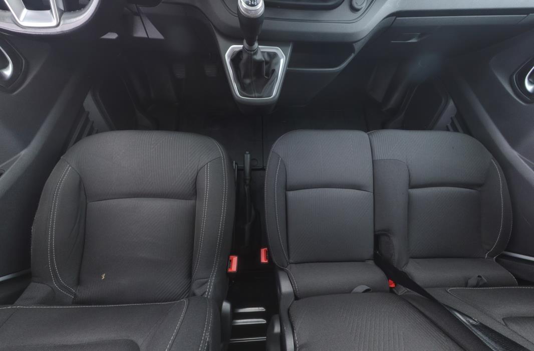 NISSAN Primastar 2023