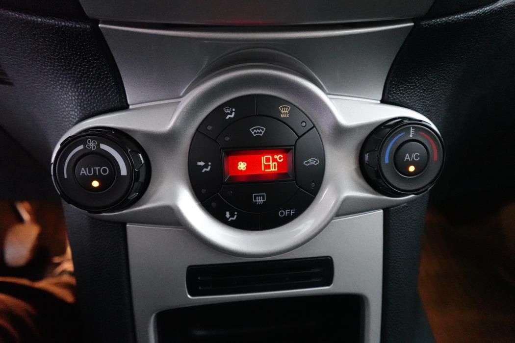 FORD Fiesta 2012
