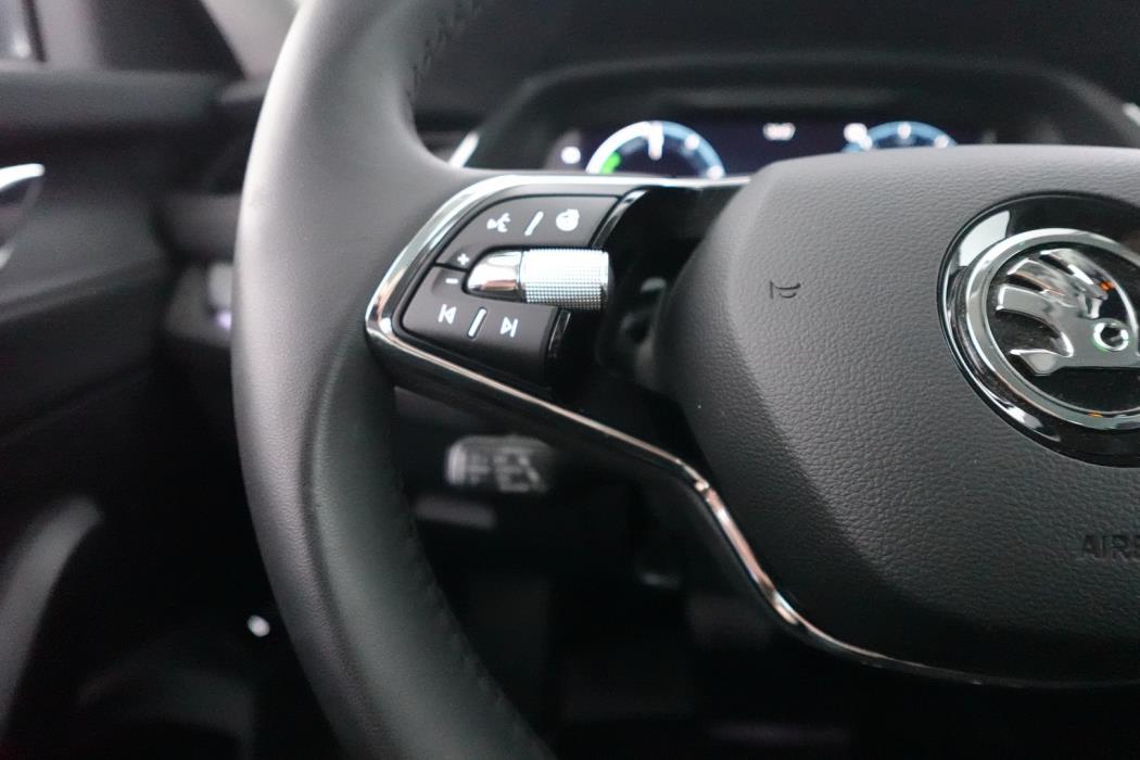 SKODA OCTAVIA 2023