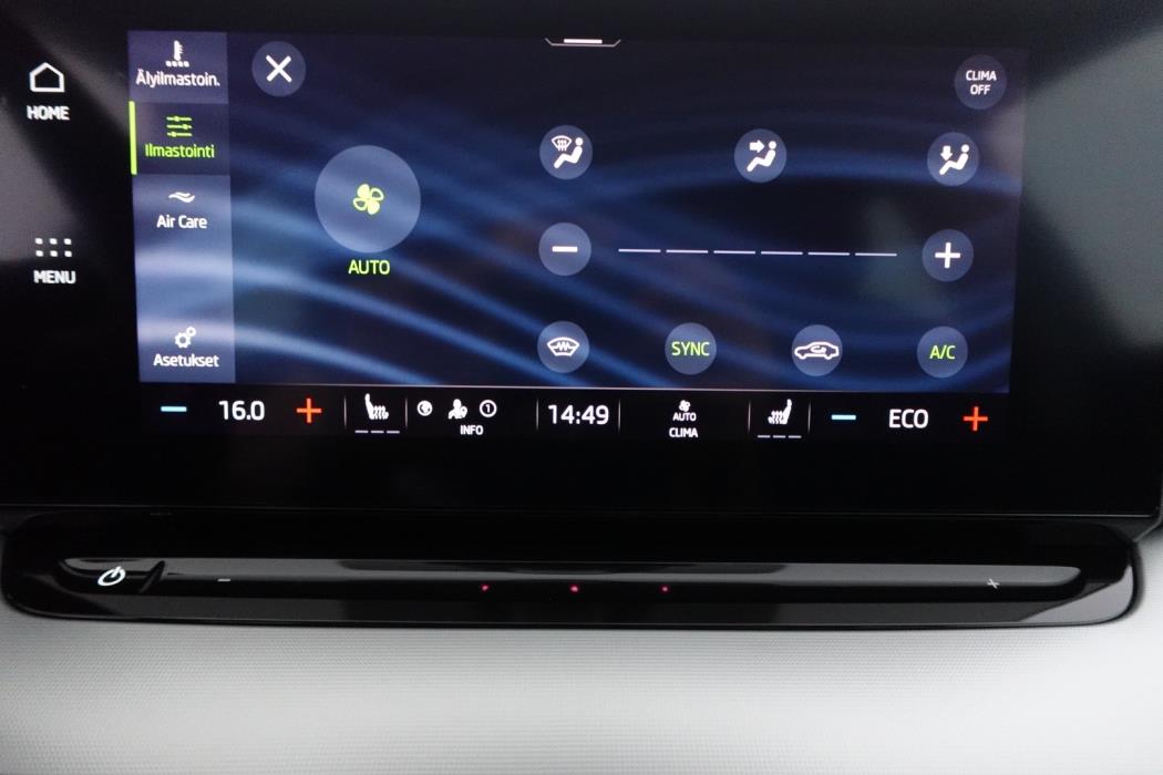 SKODA OCTAVIA 2023